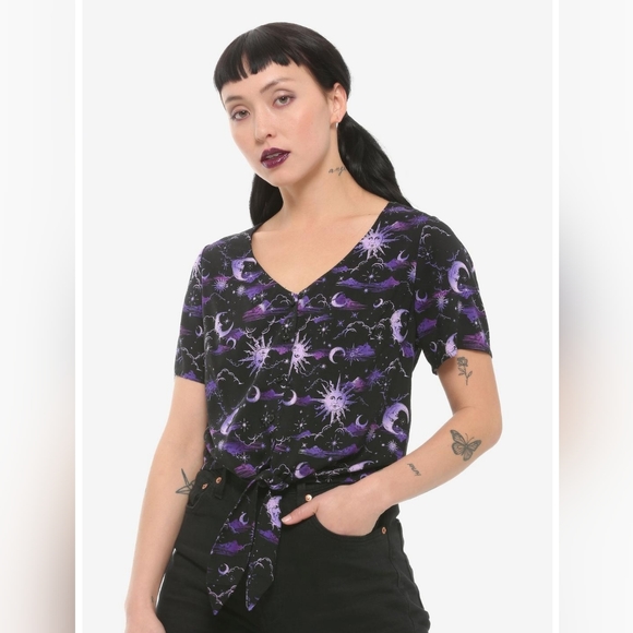 Hot Topic Celestial Crop-top - Picture 2 of 3